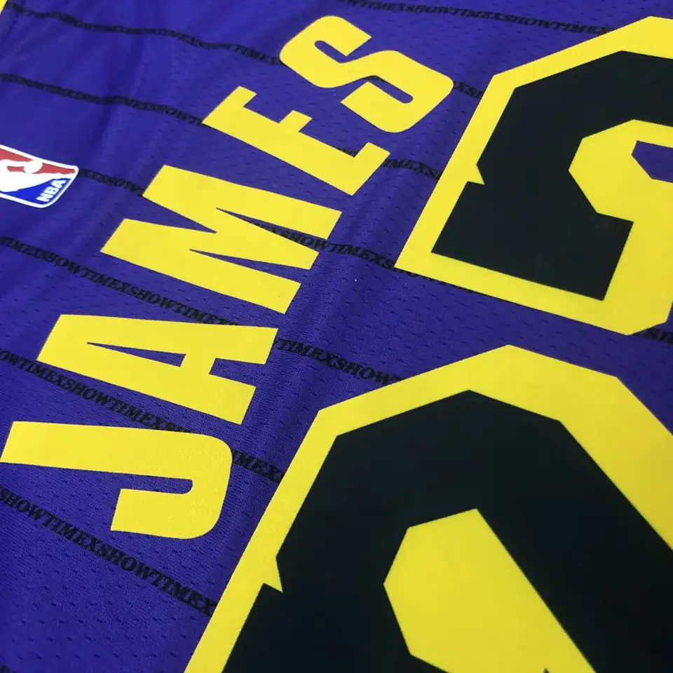 Foto 4 de Temporada 18 Los Angeles Lakers morado Edición limitada de rayas nº 23 James