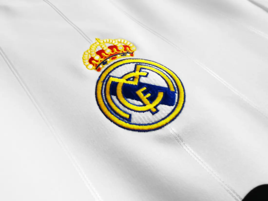 Foto 7 de Manga larga: temporada 2012/13 Real Madrid primera equipación retro 3B