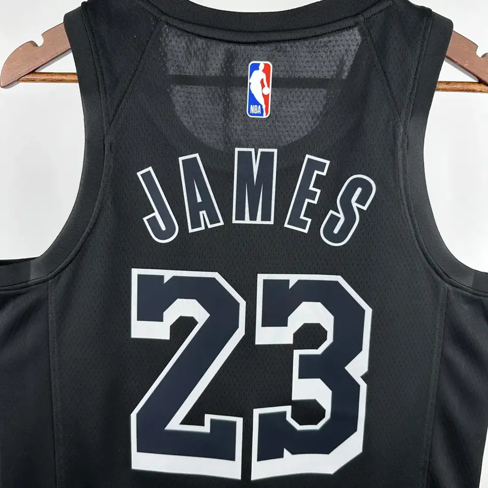 Foto 5 de Lakers negro Edición Homenaje #23 LeBron James
