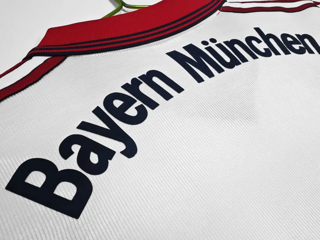 Foto 2 de Temporada 1998/00 Bayern de Múnich visitante retro 8A