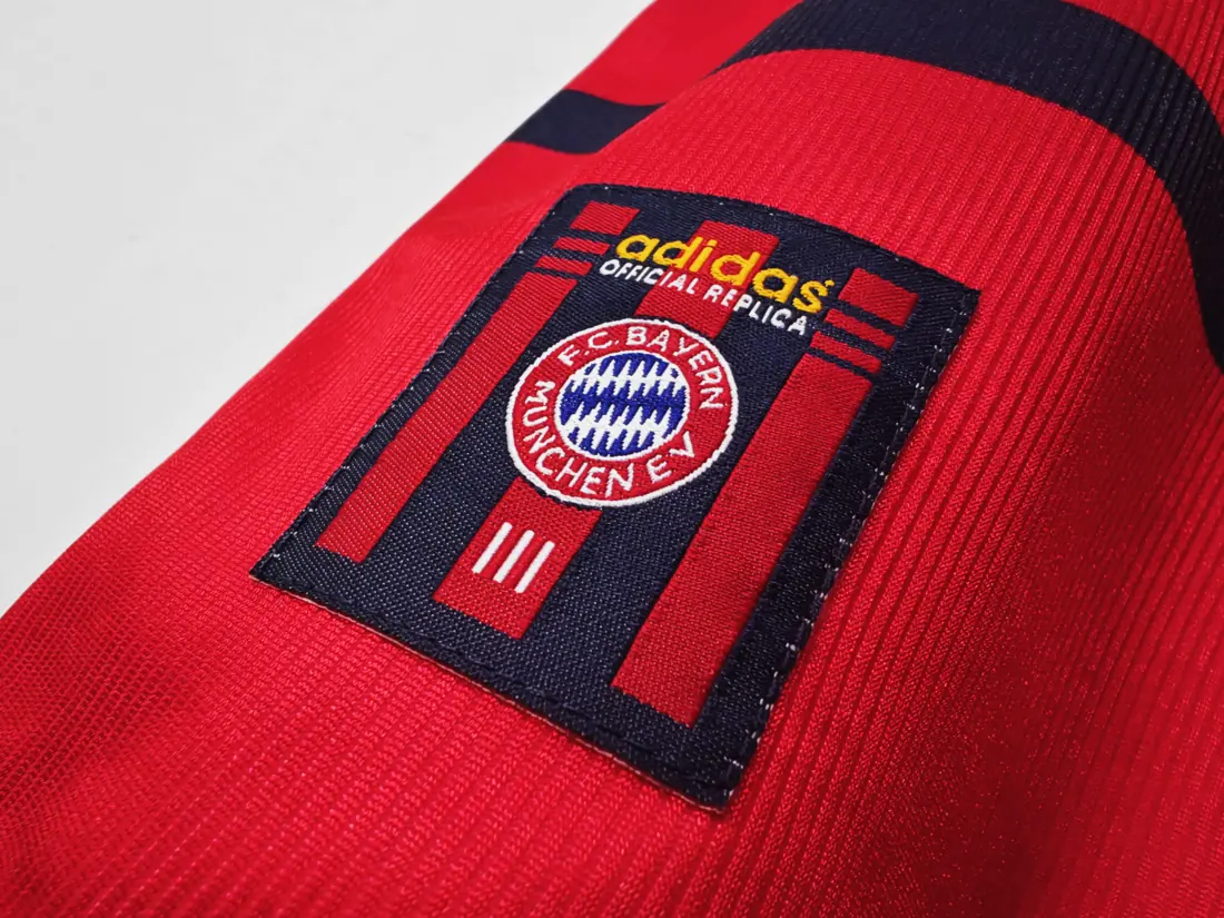 Foto 5 de Temporada 1998/00 Bayern de Múnich visitante retro 8A