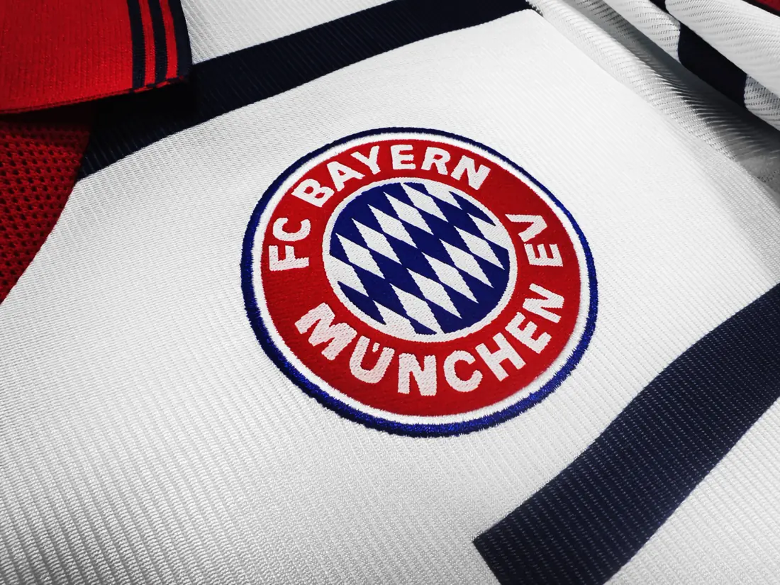 Foto 8 de Temporada 1998/00 Bayern de Múnich visitante retro 8A