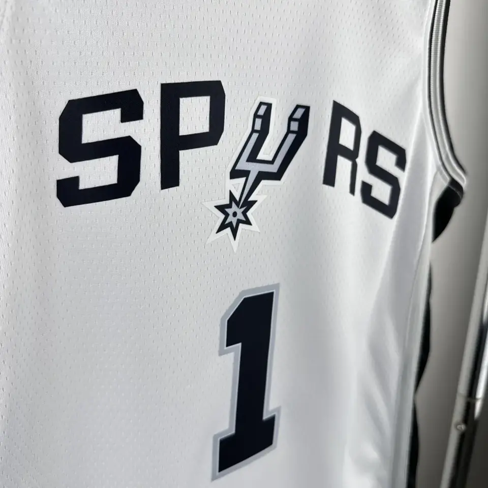 Foto 3 de Infantil/juvenil: Spurs negro nº 1 Wembanyama