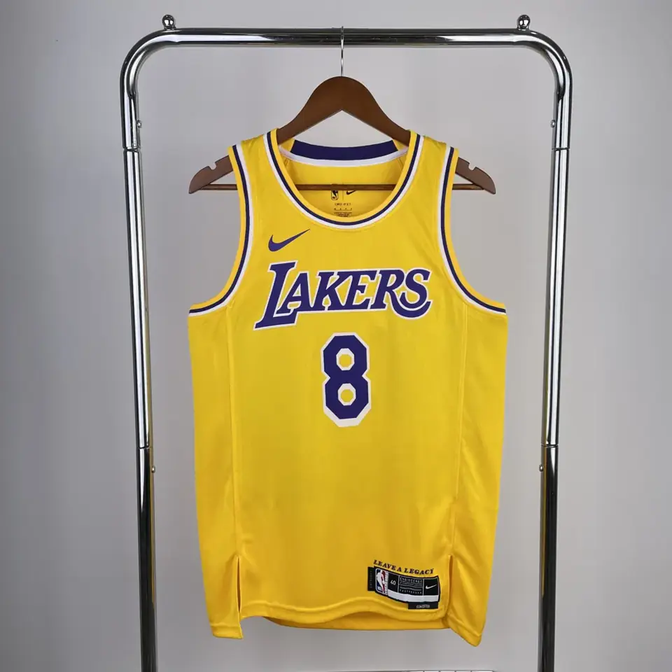 Foto 1 de Temporada 23 Los Angeles Lakers cuello redondo amarillo n.º 8 Kobe