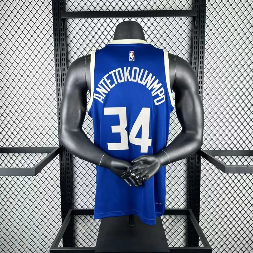 Foto 2 de Temporada 25 Bucks edición Ciudad número 34 Antetokounmpo
