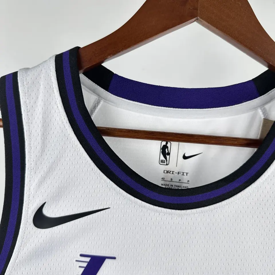 Foto 3 de Temporada 23 Lakers Edición Ciudad Nº 9 Bronny