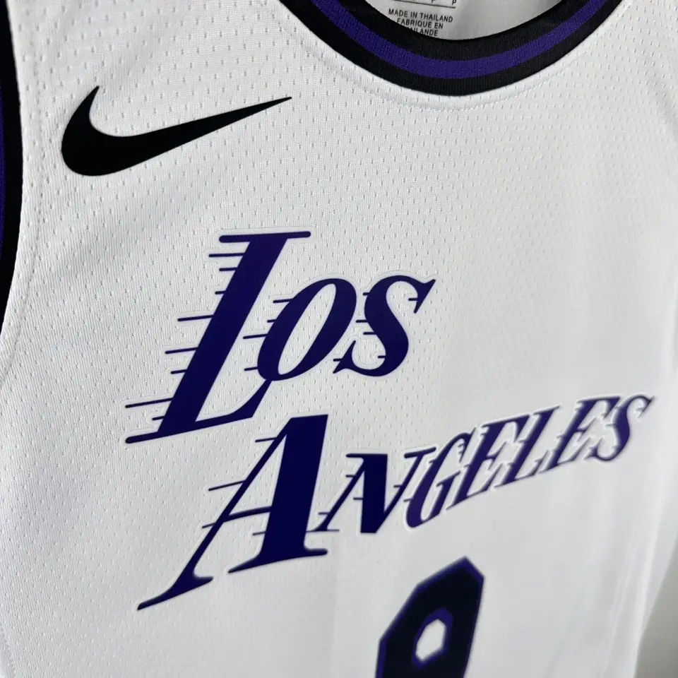 Foto 4 de Temporada 23 Lakers Edición Ciudad Nº 9 Bronny