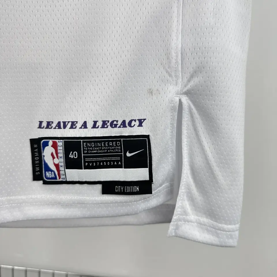 Foto 5 de Temporada 23 Lakers Edición Ciudad Nº 9 Bronny