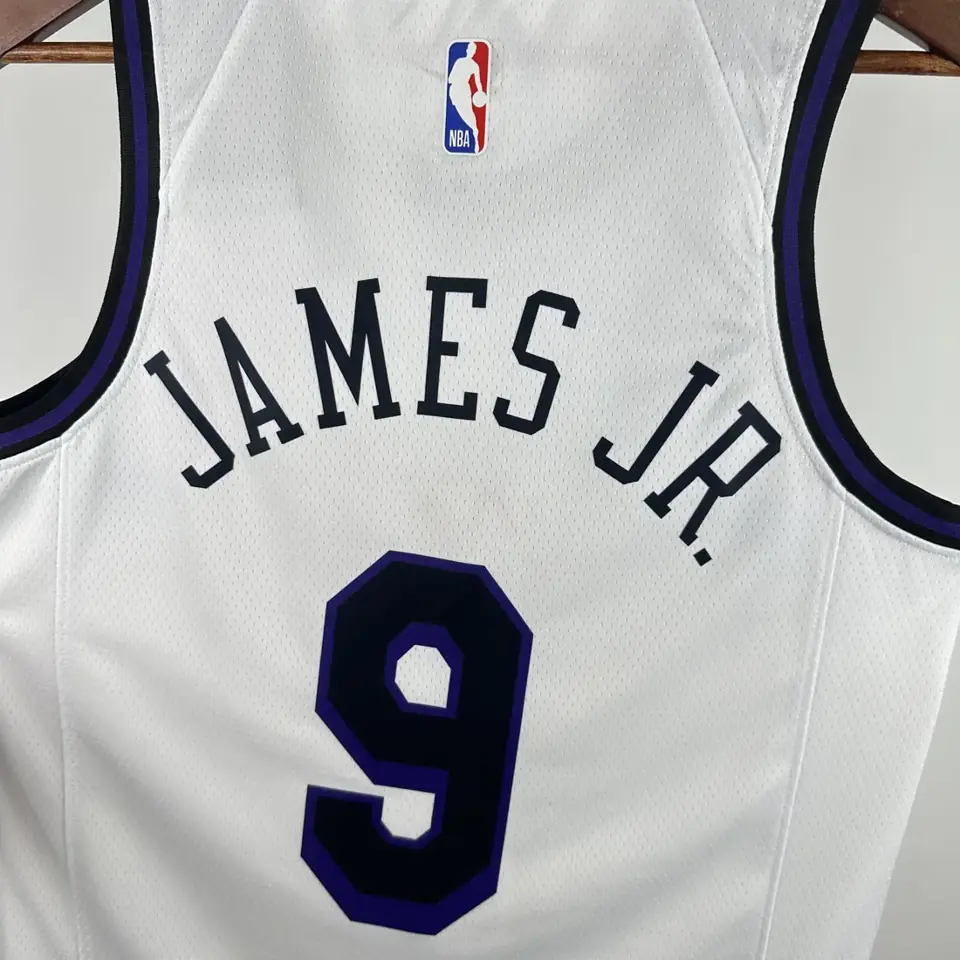 Foto 7 de Temporada 23 Lakers Edición Ciudad Nº 9 Bronny