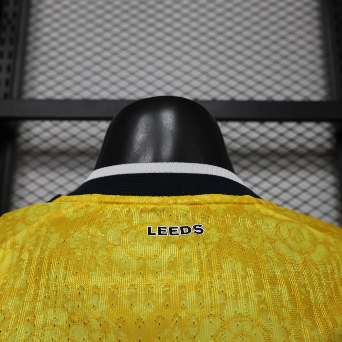 Foto 2 de 26-27 Leeds United visitante S-2XL