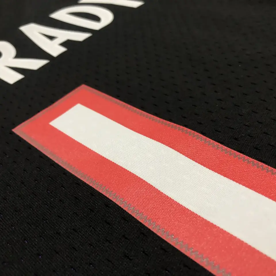 Foto 6 de Camiseta retro MN termoimpresa: SW Toronto Raptors temporada 00 morado y negro nº 1 McGrady