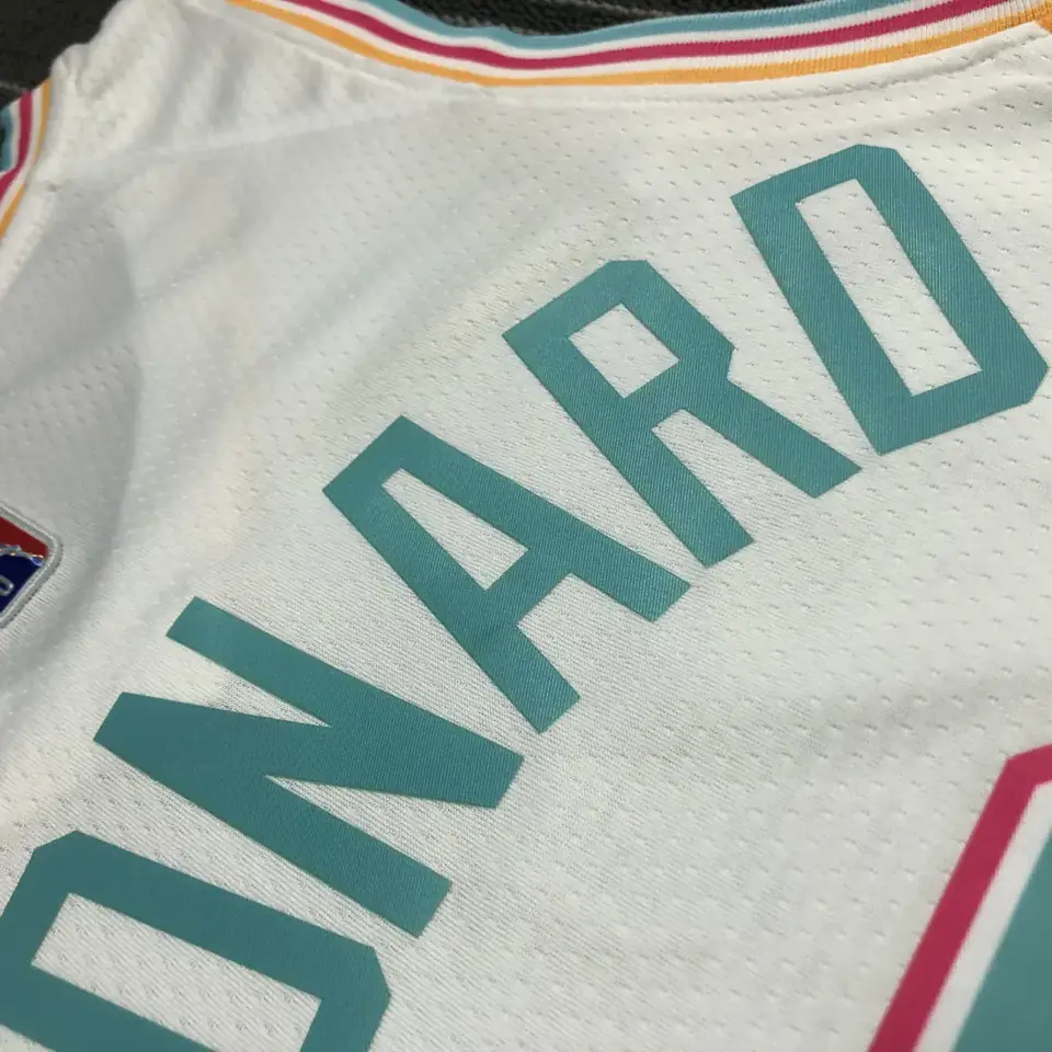 Foto 6 de temporada 22 Spurs edición ciudad número 2 Leonard