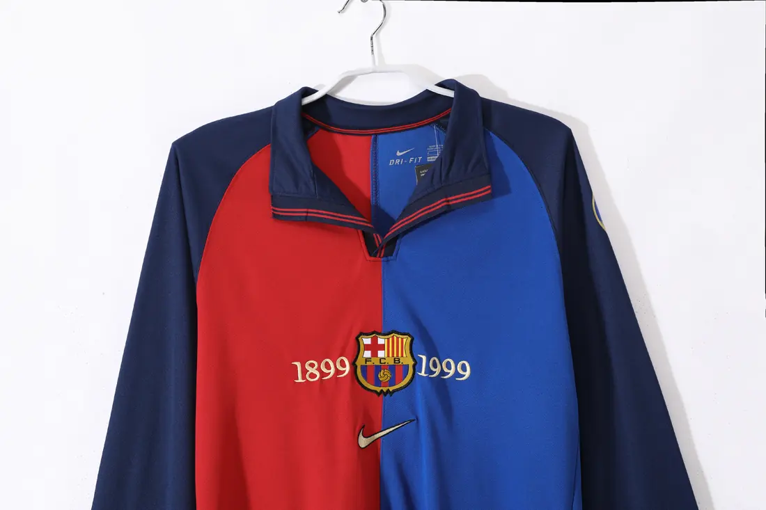 Foto 8 de Manga larga: Temporada 1999/00 FC Barcelona local edición centenario retro 3B