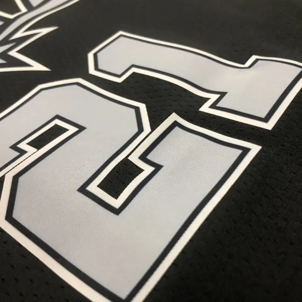 Foto 8 de Temporada 23 Spurs edición Jumpman número 21 Duncan