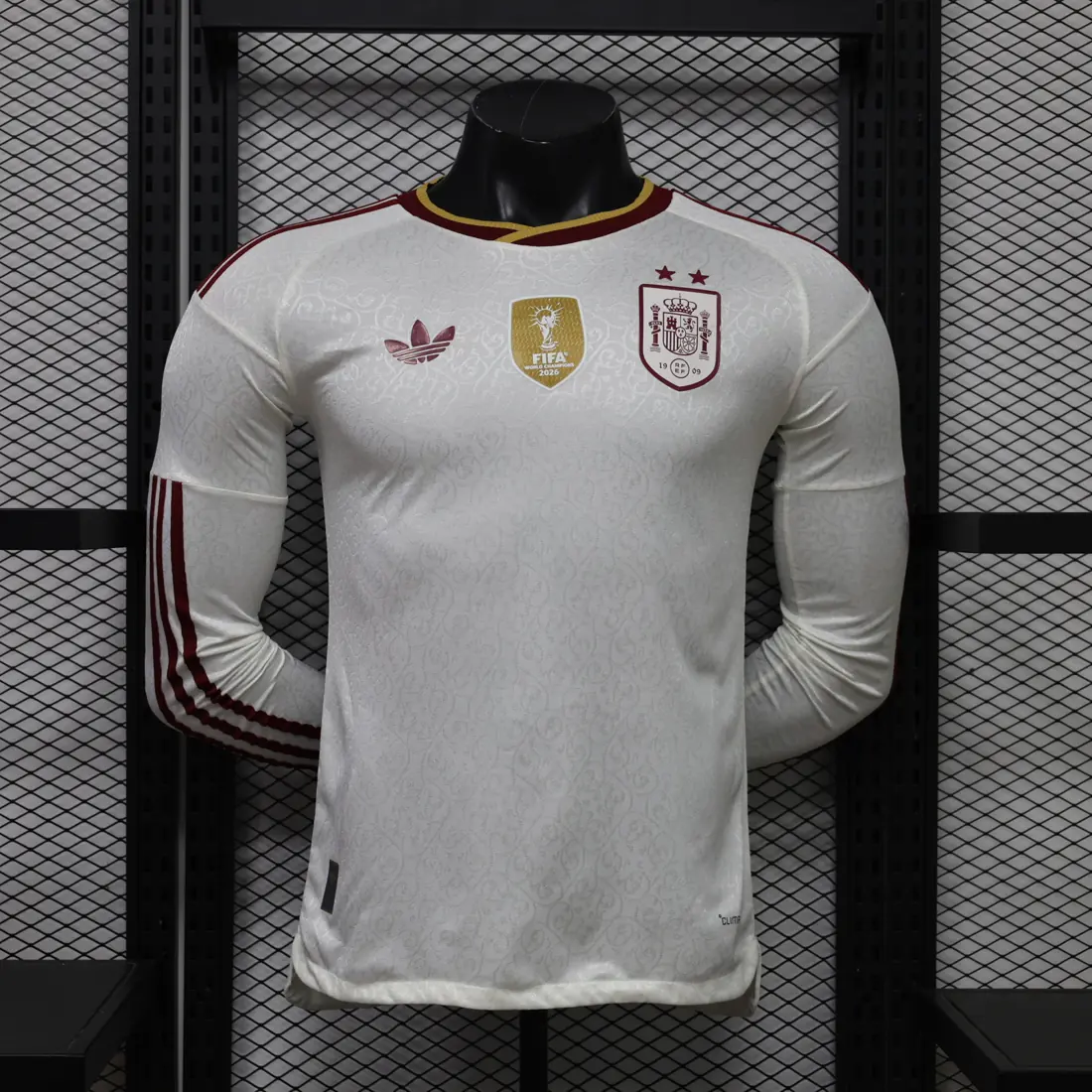 Foto 1 de Versión jugador: 26-27 España visitante manga larga S-3XL
