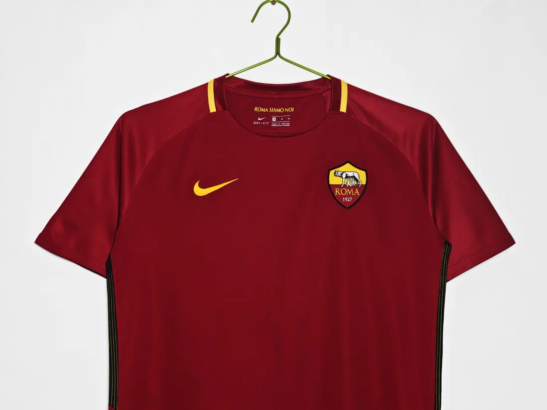 Foto 5 de Temporada 2017/18 Roma local retro5 A