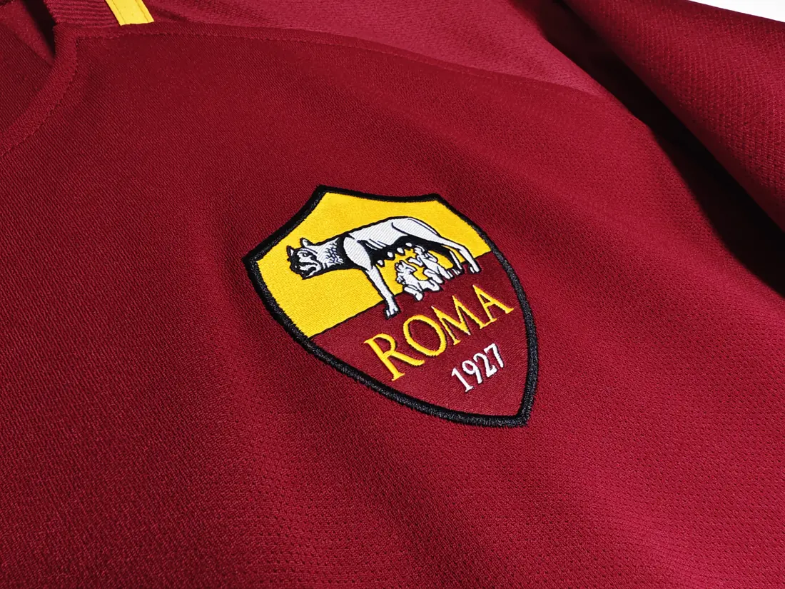 Foto 8 de Temporada 2017/18 Roma local retro5 A