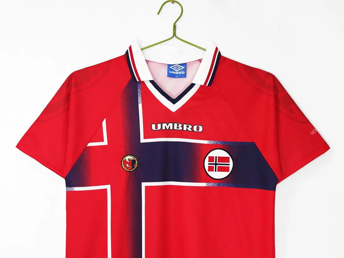 Foto 5 de Temporada 1997/98 Noruega local retro