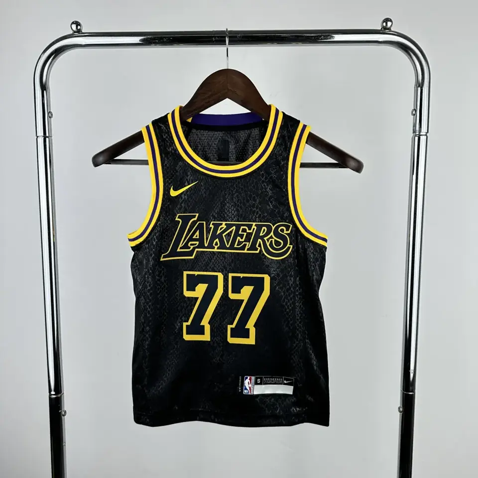 Foto 1 de Infantil: temporada 23 Lakers piel de serpiente número 77 Dončić