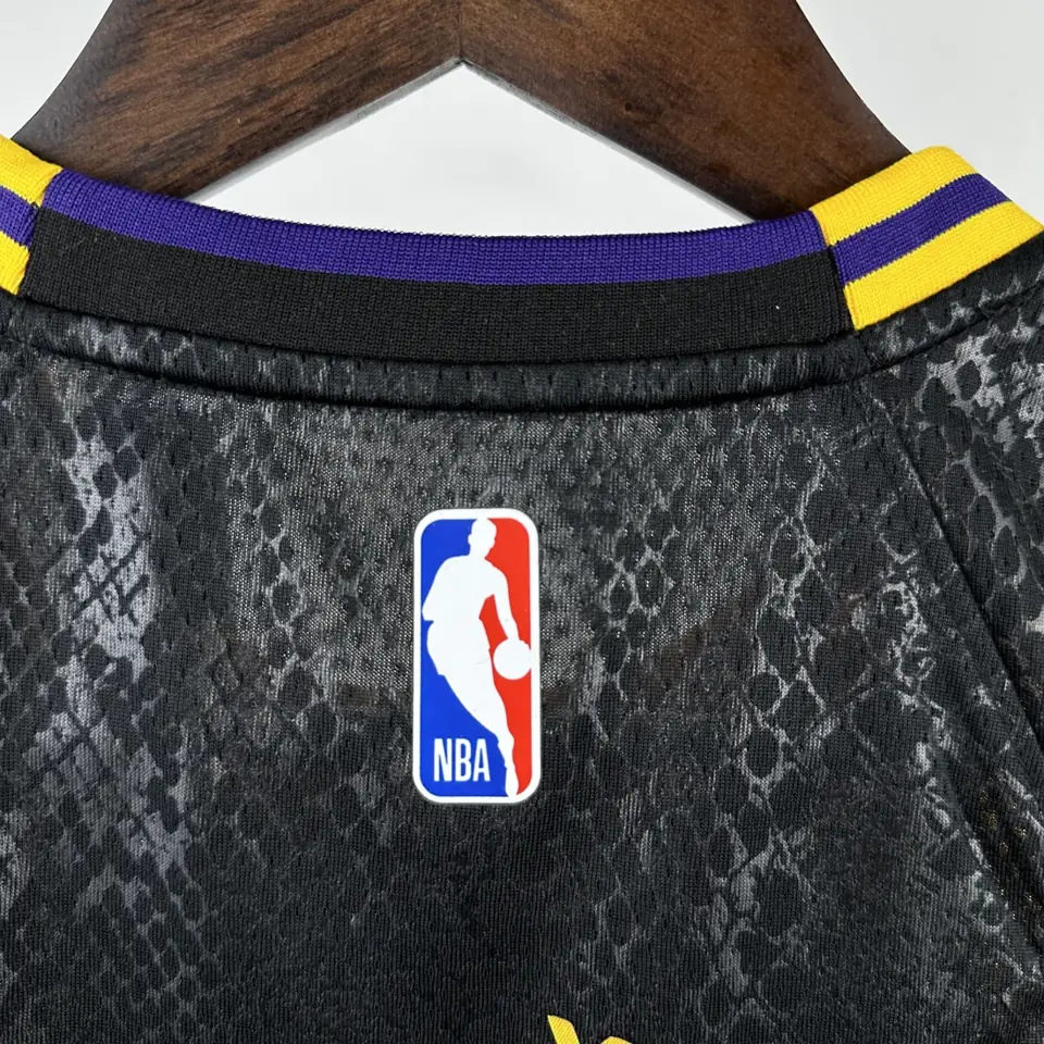 Foto 2 de Infantil: temporada 23 Lakers piel de serpiente número 77 Dončić
