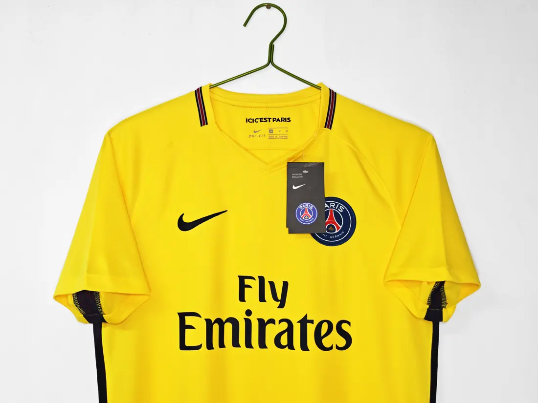 Foto 2 de Temporada 2017/18 Paris Saint-Germain visitante amarillo retro 8A