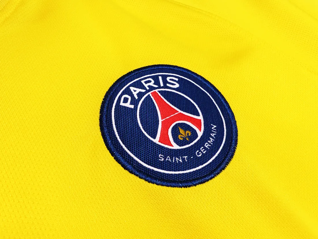Foto 8 de Temporada 2017/18 Paris Saint-Germain visitante amarillo retro 8A