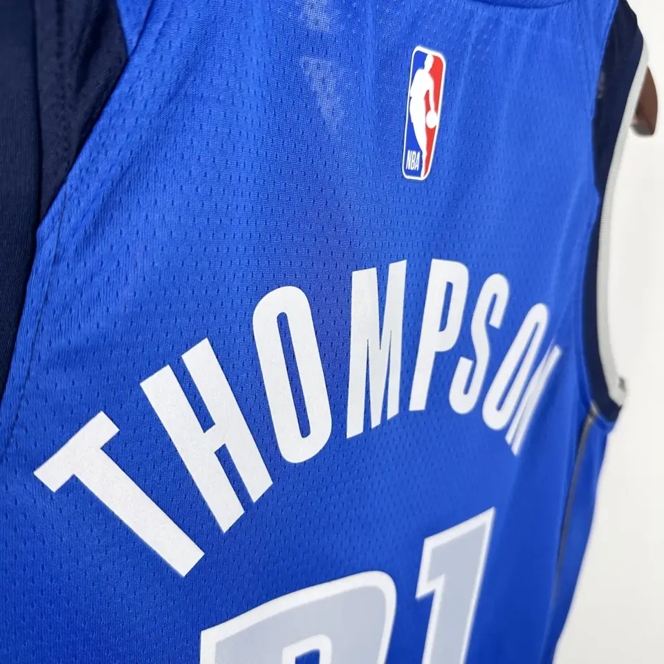 Foto 8 de Temporada 23 Mavericks Visitante Azul Nº 31 Thompson