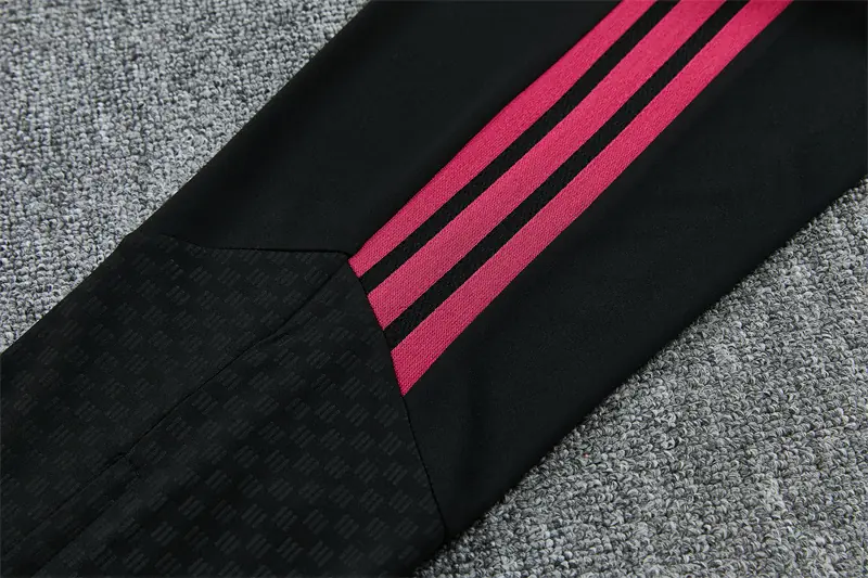 Foto 3 de 2627 Real Madrid negro con fucsia