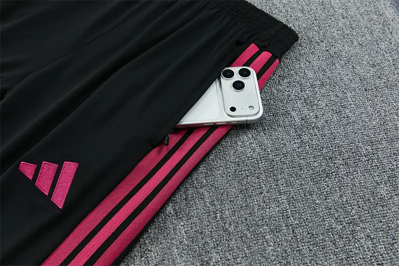 Foto 5 de 2627 Real Madrid negro con fucsia