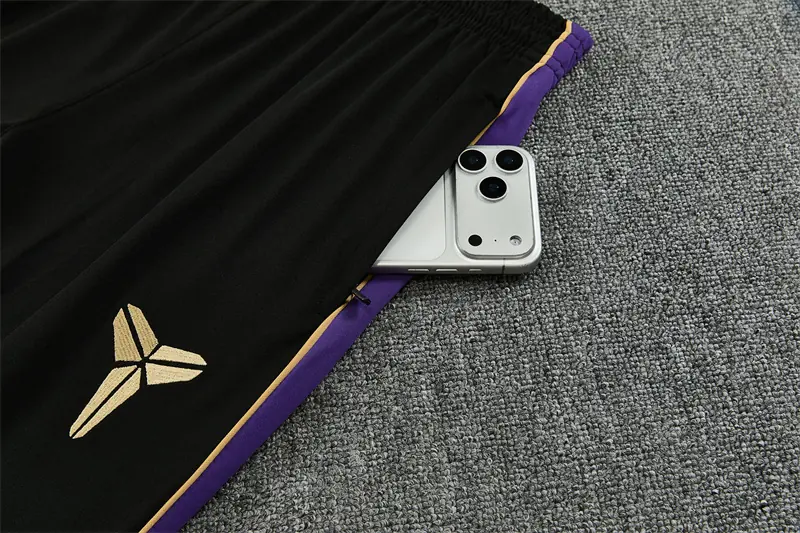Foto 5 de 2627 Barcelona morado [edición colaborativa]