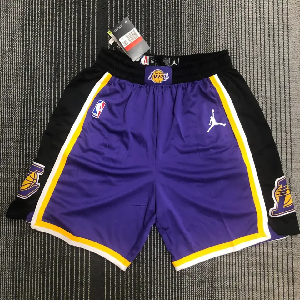 Foto 1 de Pantalones cortos morados modelo Air de los Lakers, temporada 21