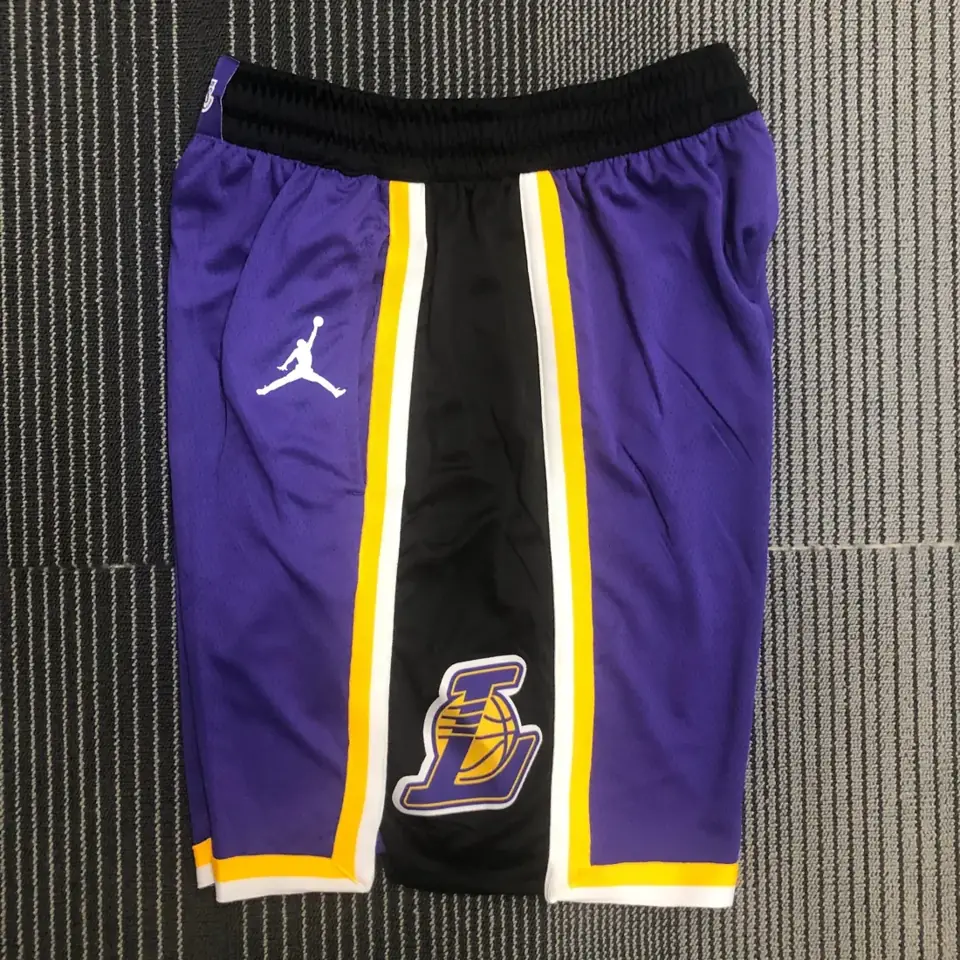 Foto 8 de Pantalones cortos morados modelo Air de los Lakers, temporada 21