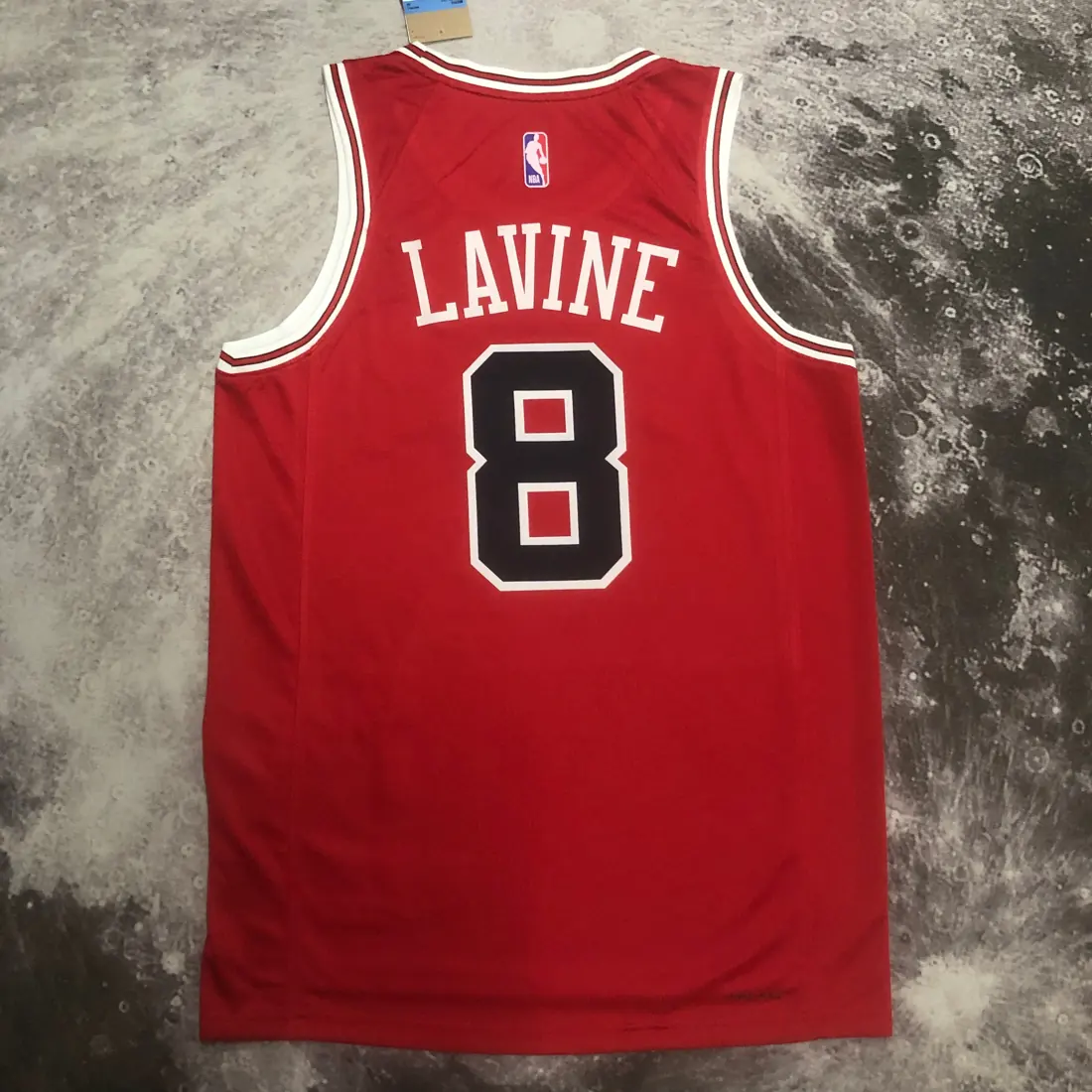 Foto 4 de Temporada 23 Chicago Bulls rojo n.º 8 LaVine