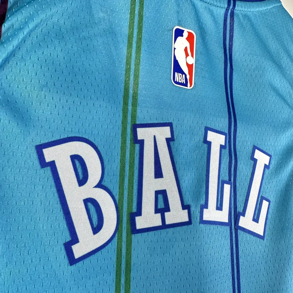 Foto 4 de Temporada 24 Hornets retro número 1 Ball