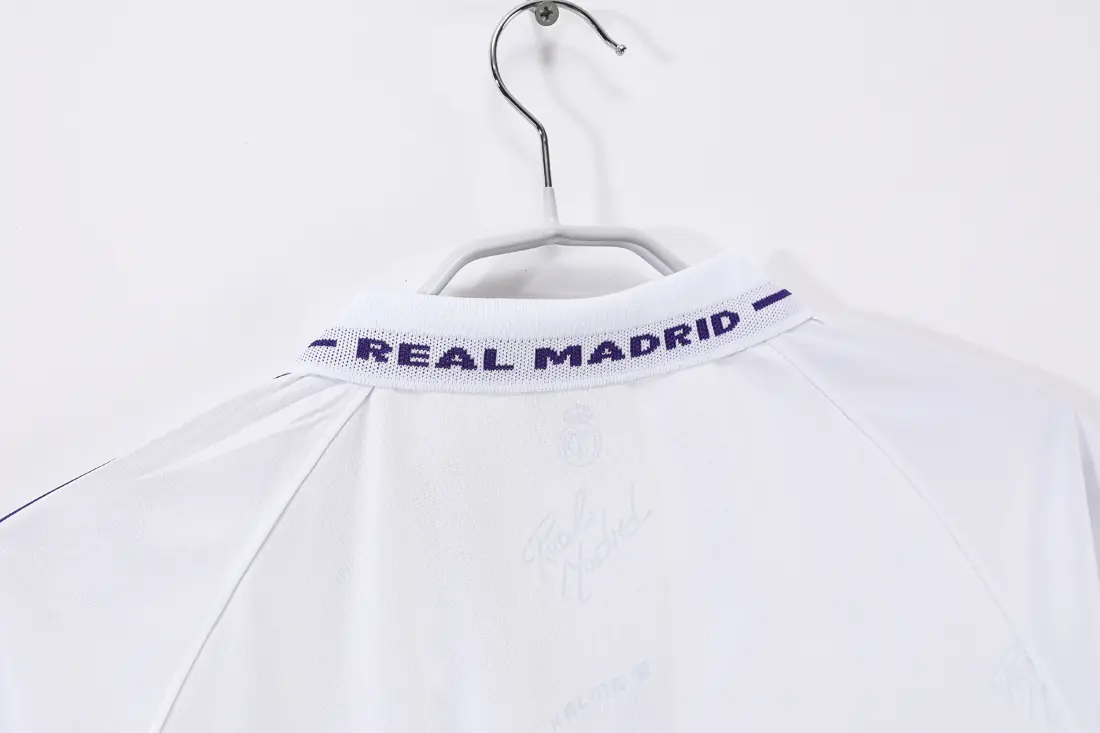 Foto 2 de Temporada 1994/96 Real Madrid local retro 5 A