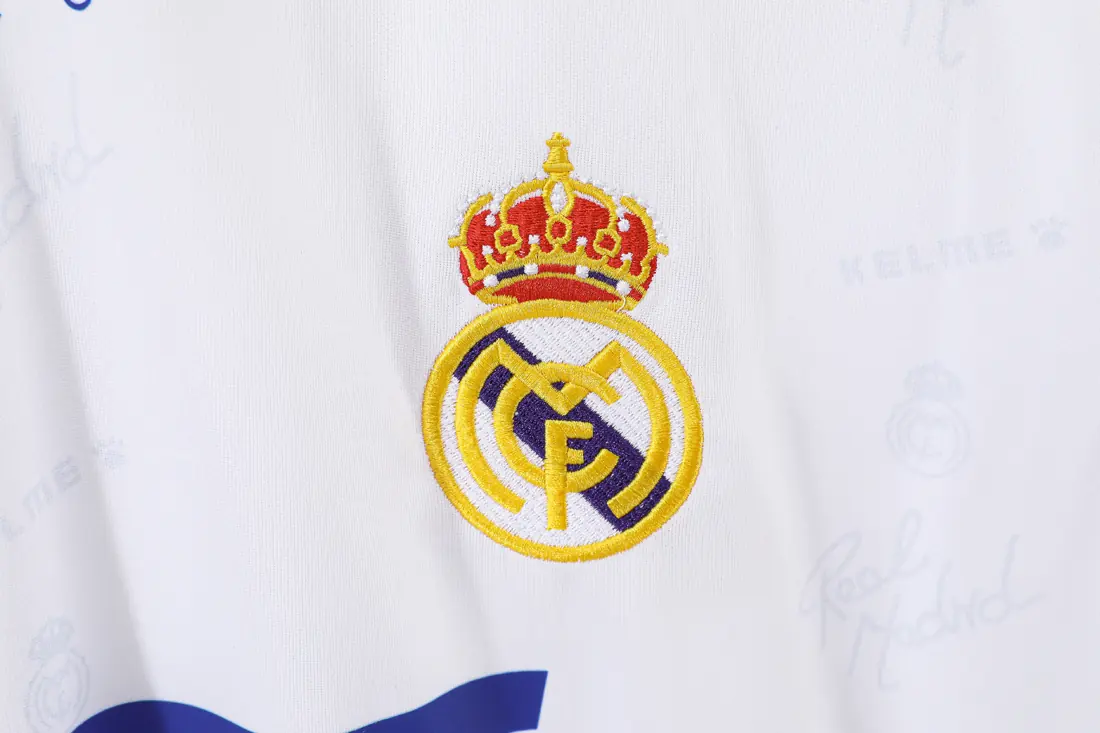 Foto 8 de Temporada 1994/96 Real Madrid local retro 5 A