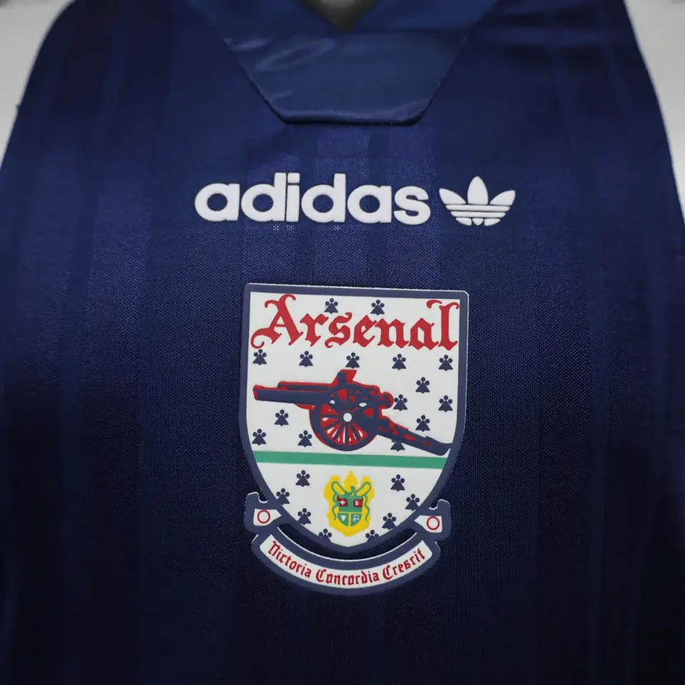Foto 8 de 26. Camiseta retro del Arsenal, azul, tallas S-3XL