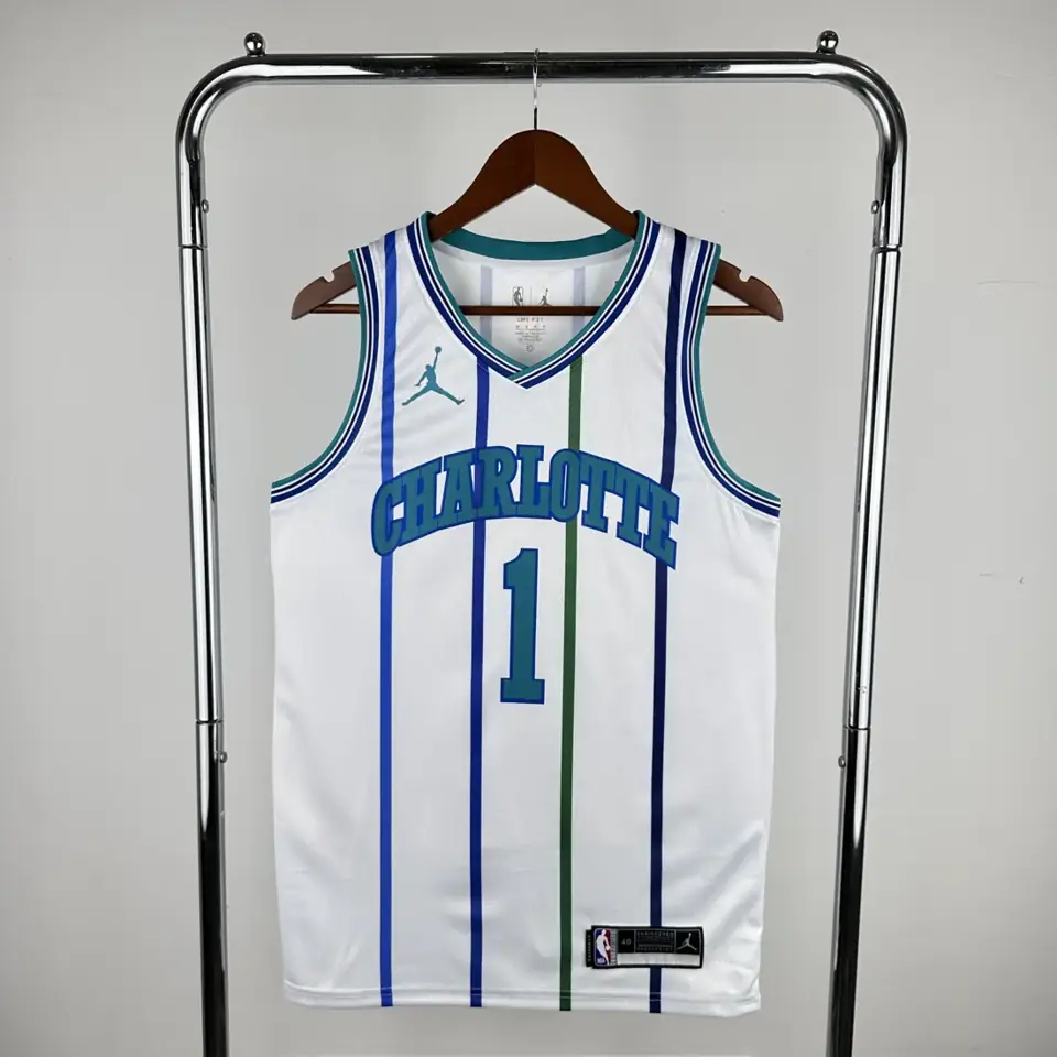 Foto 1 de Temporada 2019 Hornets retro blanco nº 1 Ball