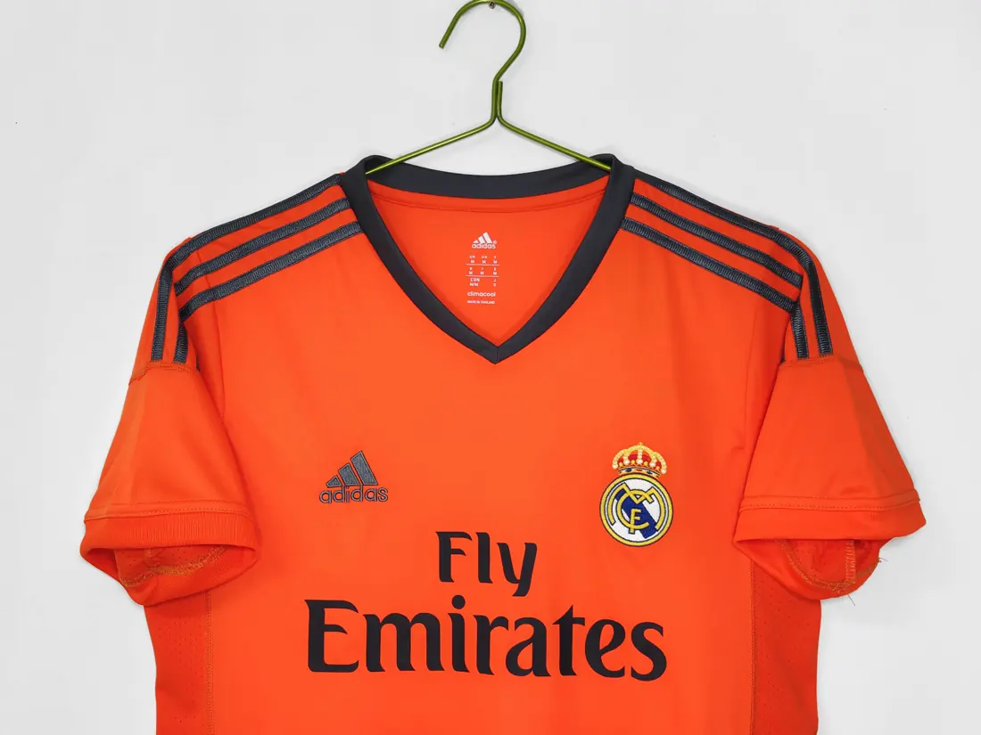 Foto 3 de Temporada 2013/14 Real Madrid tercera naranja 8A