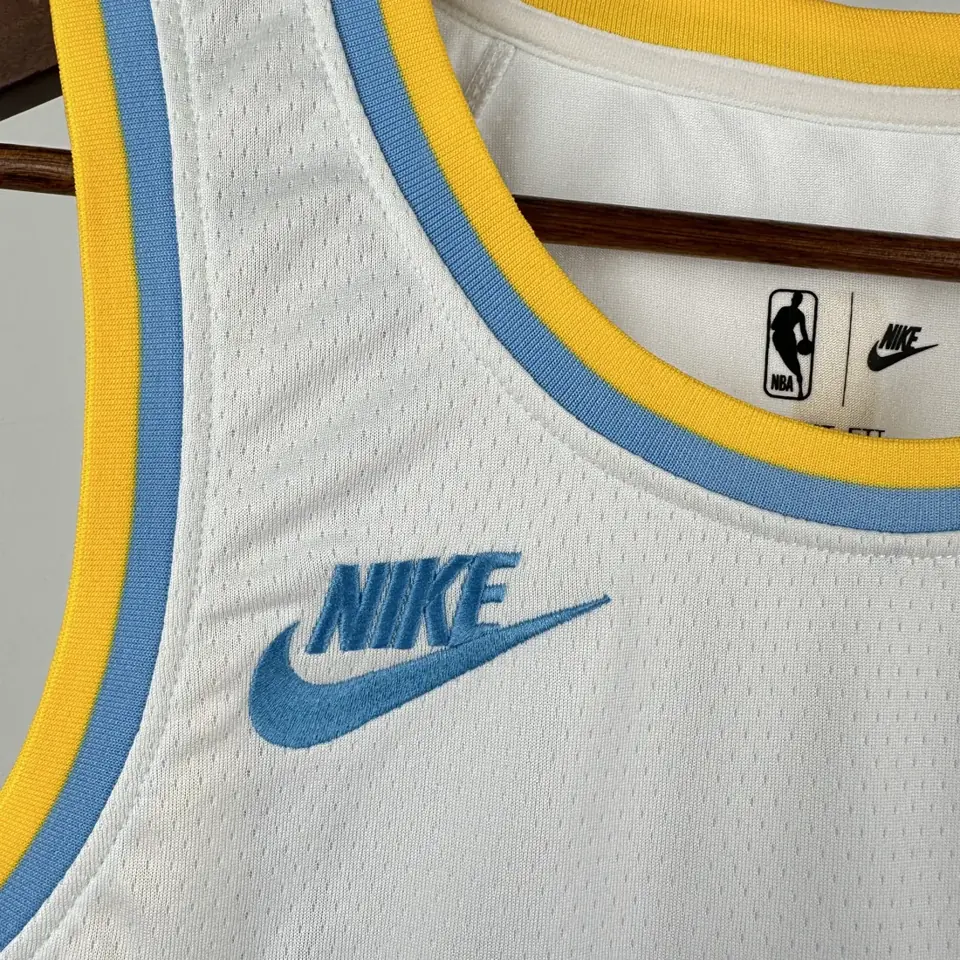 Foto 8 de Temporada 23 Lakers Retro n.º 77 Doncic