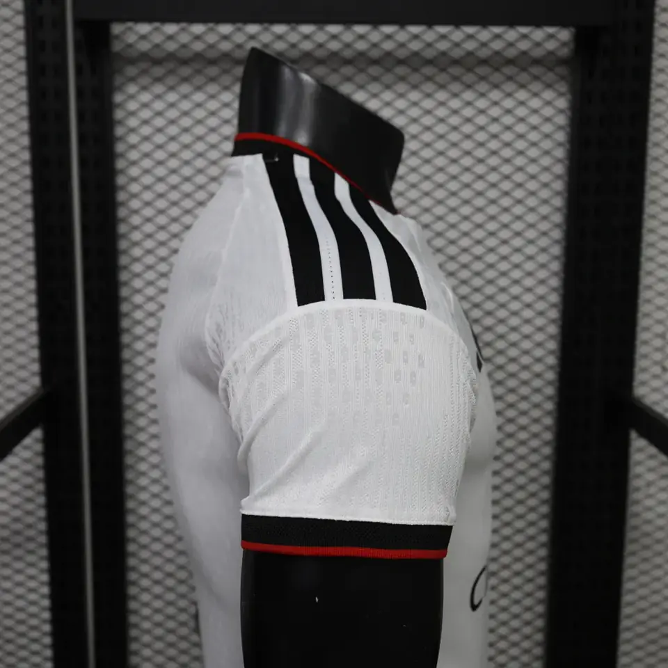 Foto 4 de Camiseta blanca del estadio del Fulham (temporada 26-27), tallas S-2XL