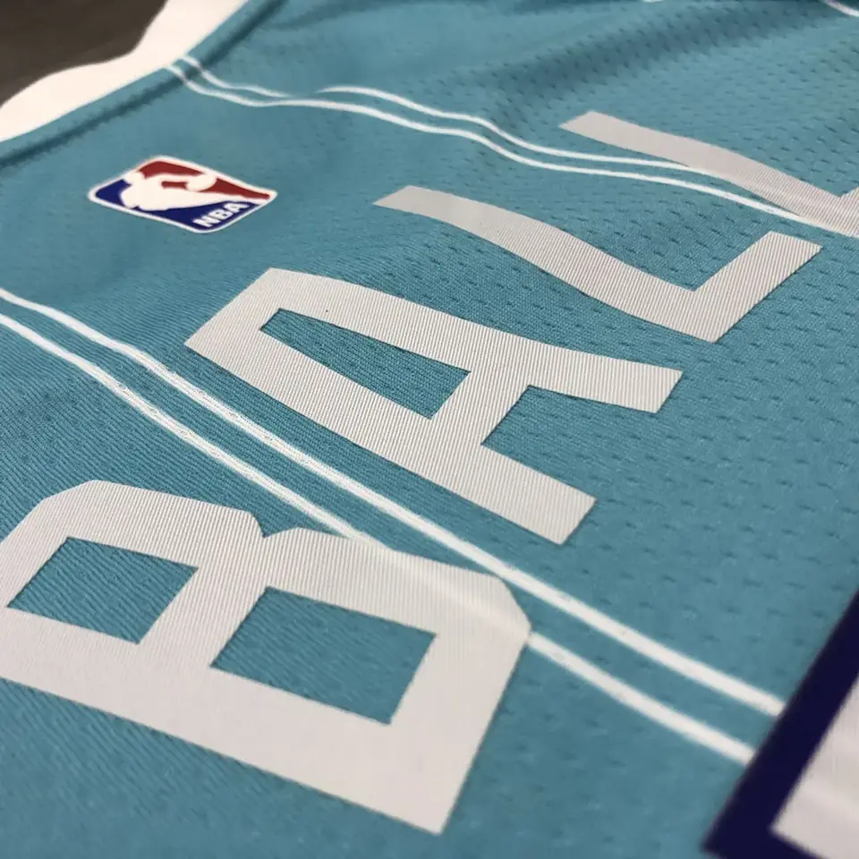 Foto 6 de Temporada 20 Charlotte Hornets azul nº 2 LaMelo Ball