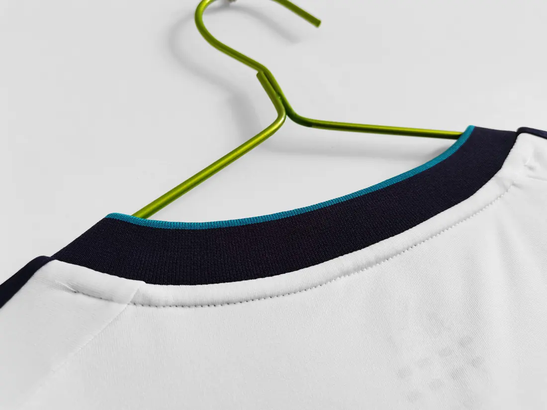 Foto 2 de Temporada 2012/13 Real Madrid primera equipación retro 5A