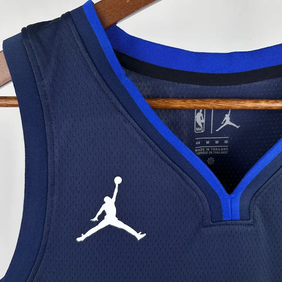 Foto 6 de Temporada 21 Mavericks Edición limitada Air Nº 11 Thompson