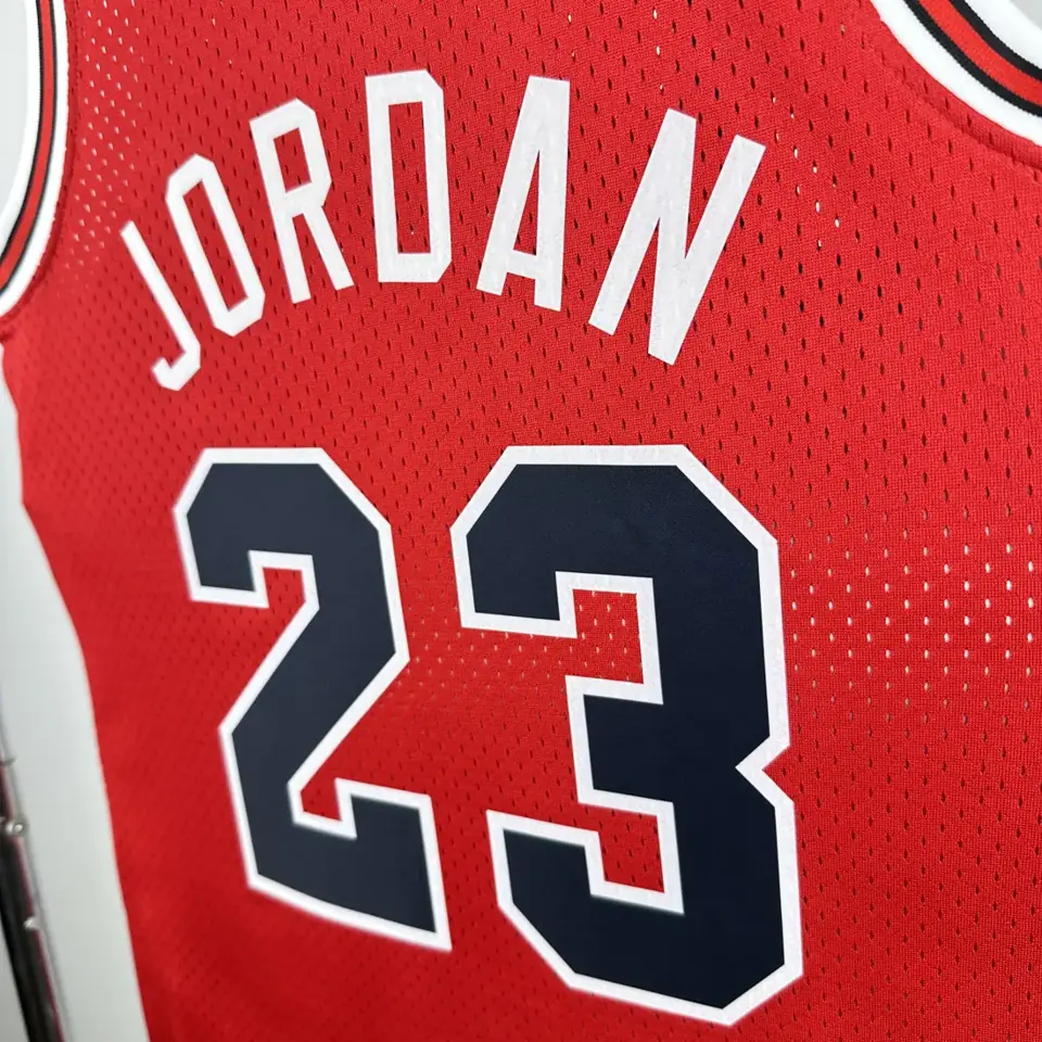 Foto 7 de Camiseta retro con estampado térmico MN: Bulls Swingman temporada 84/85 Novato roja #23 Jordan