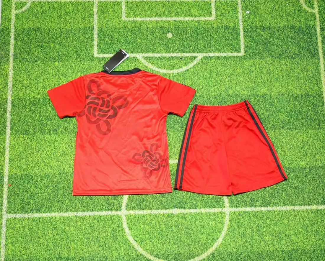 Foto 2 de 26-27 Manchester United edición especial roja
