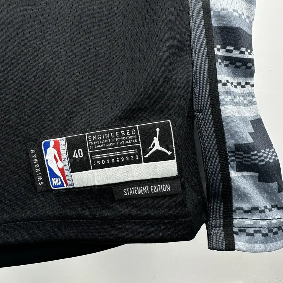 Foto 6 de Temporada 23 Spurs Versión Jumpman número 4 Fox
