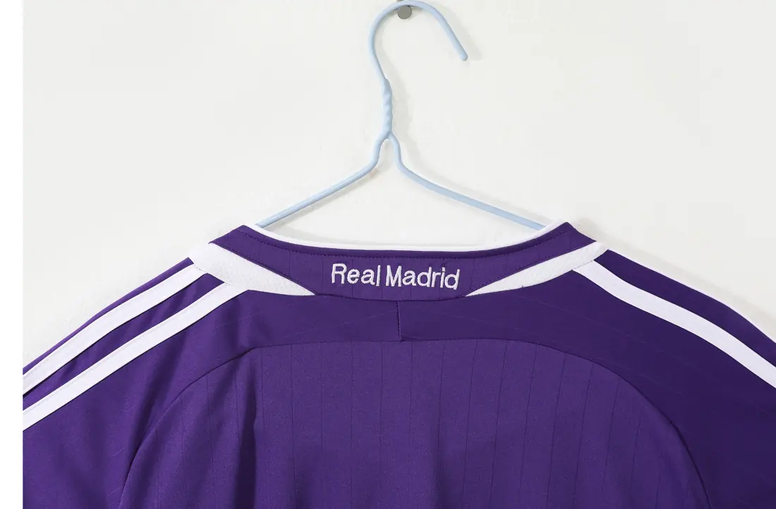 Foto 4 de Temporada 2006/07 Real Madrid morado 8A