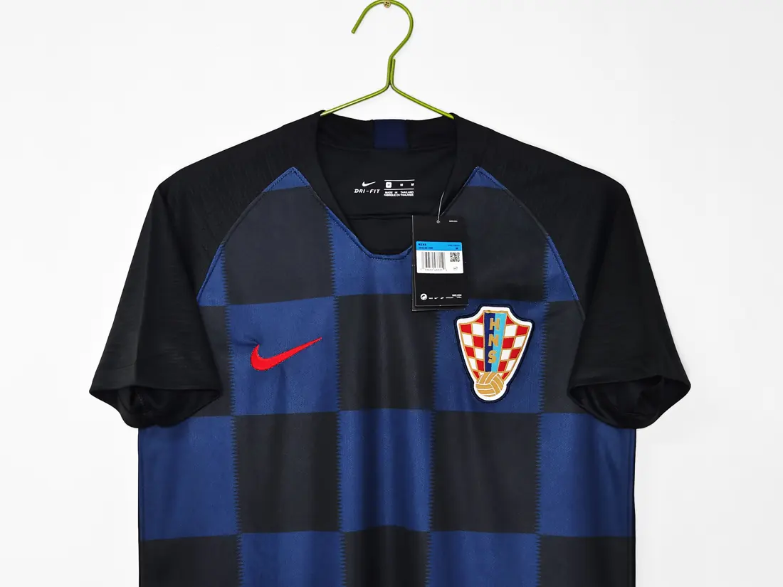 Foto 2 de Temporada 2018 Croacia camiseta retro visitante azul y negro 8A
