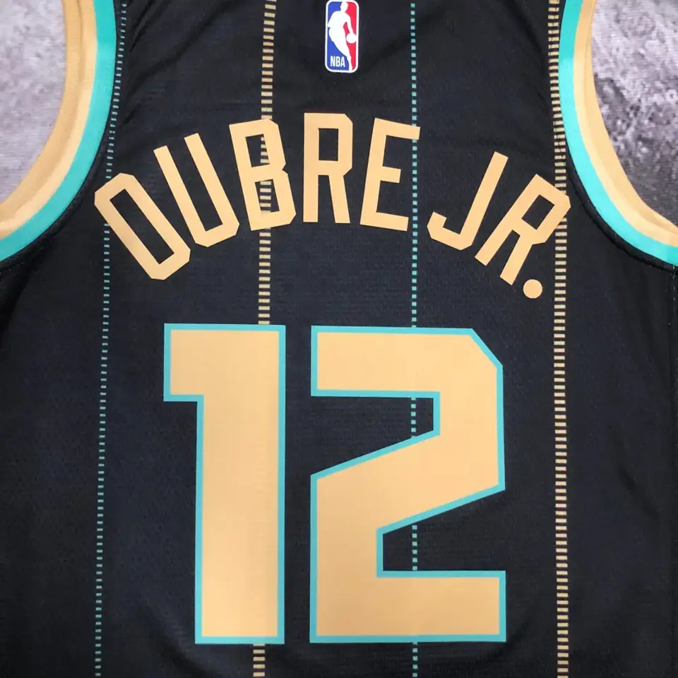 Foto 3 de Hornets, temporada 23, Edición City, número 12 Oubre